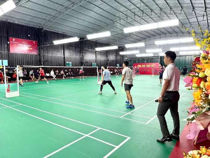 Sân cầu lông Hùng Hải Long Biên